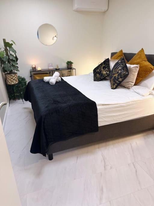 Wellness Studio Tiel Met Sauna En Jacuzzi Exterior photo